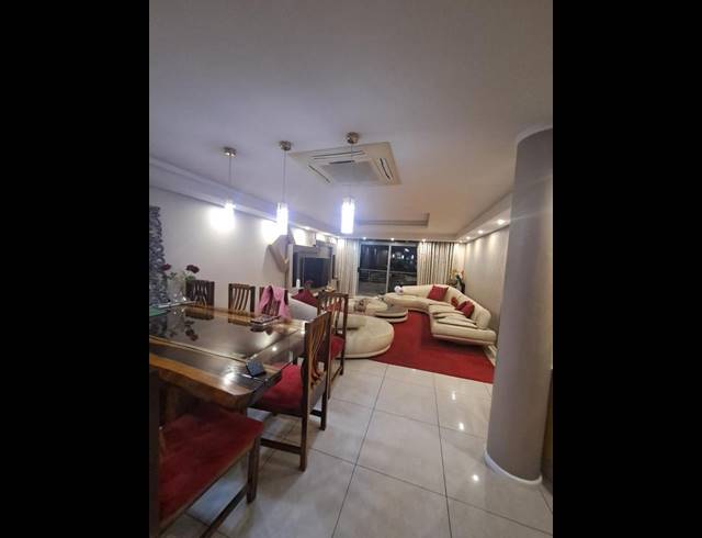 4 BEDROOM APARTMENT FOR SALE IN UMHLANGA ROCKS